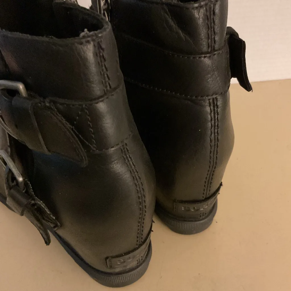 Sorel women black leather platform waterproof Joan Of Arctic Wedge buckle boots - Image 4