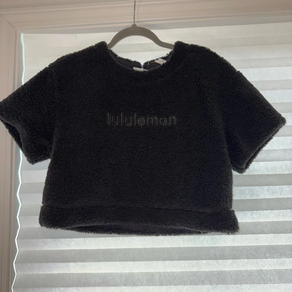 Lululemon Black Fleece Short Sleeve Top - Image 3