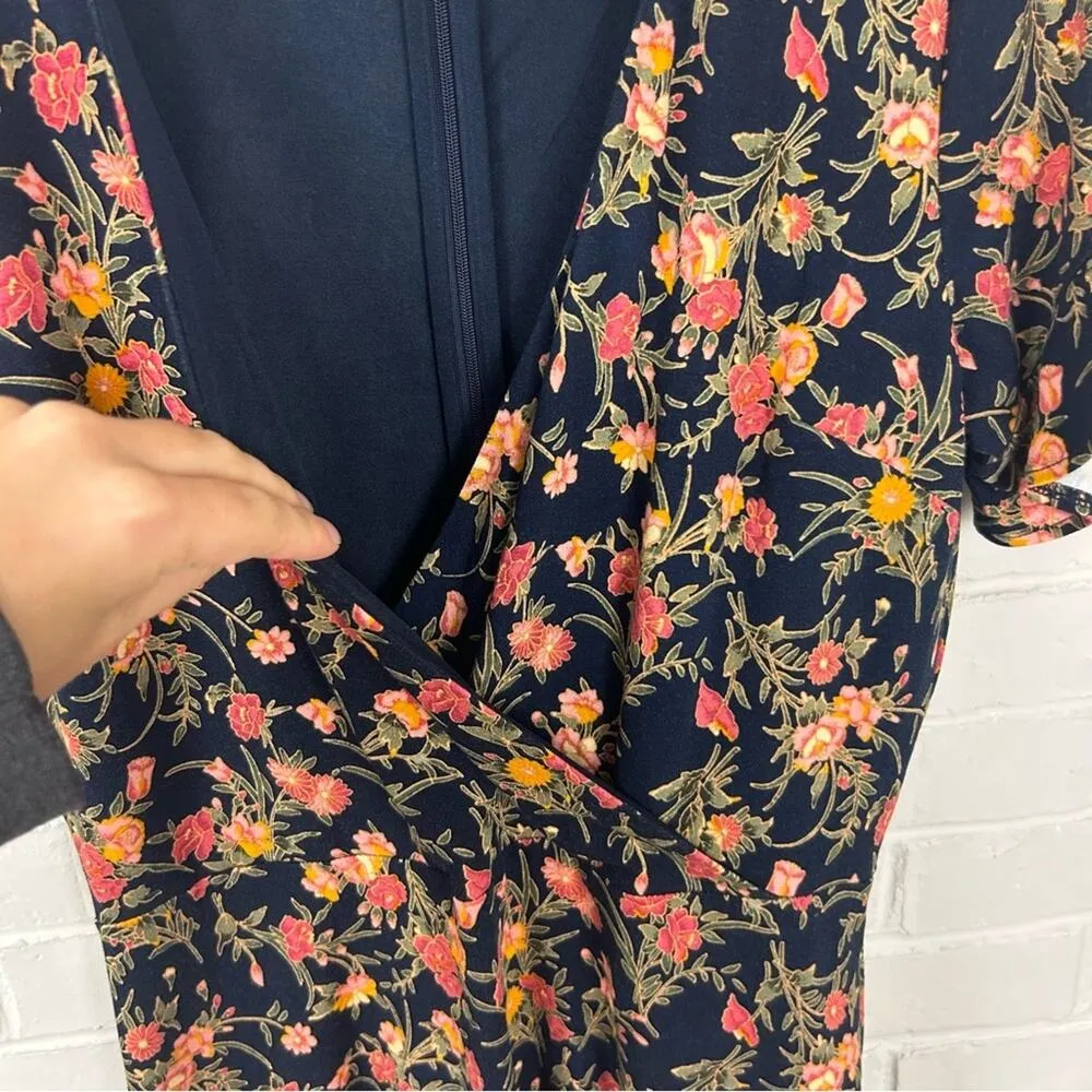 LOFT Dark Floral Relaxed Faux Wrap Dress Size 6 - Image 6