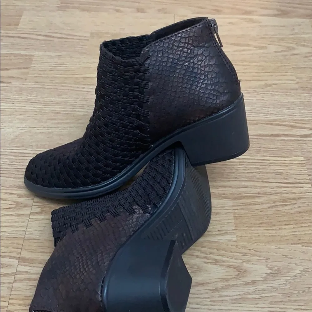 Steve Madden Panga Brown Woven Ankle Bootie 7.5 - Image 4