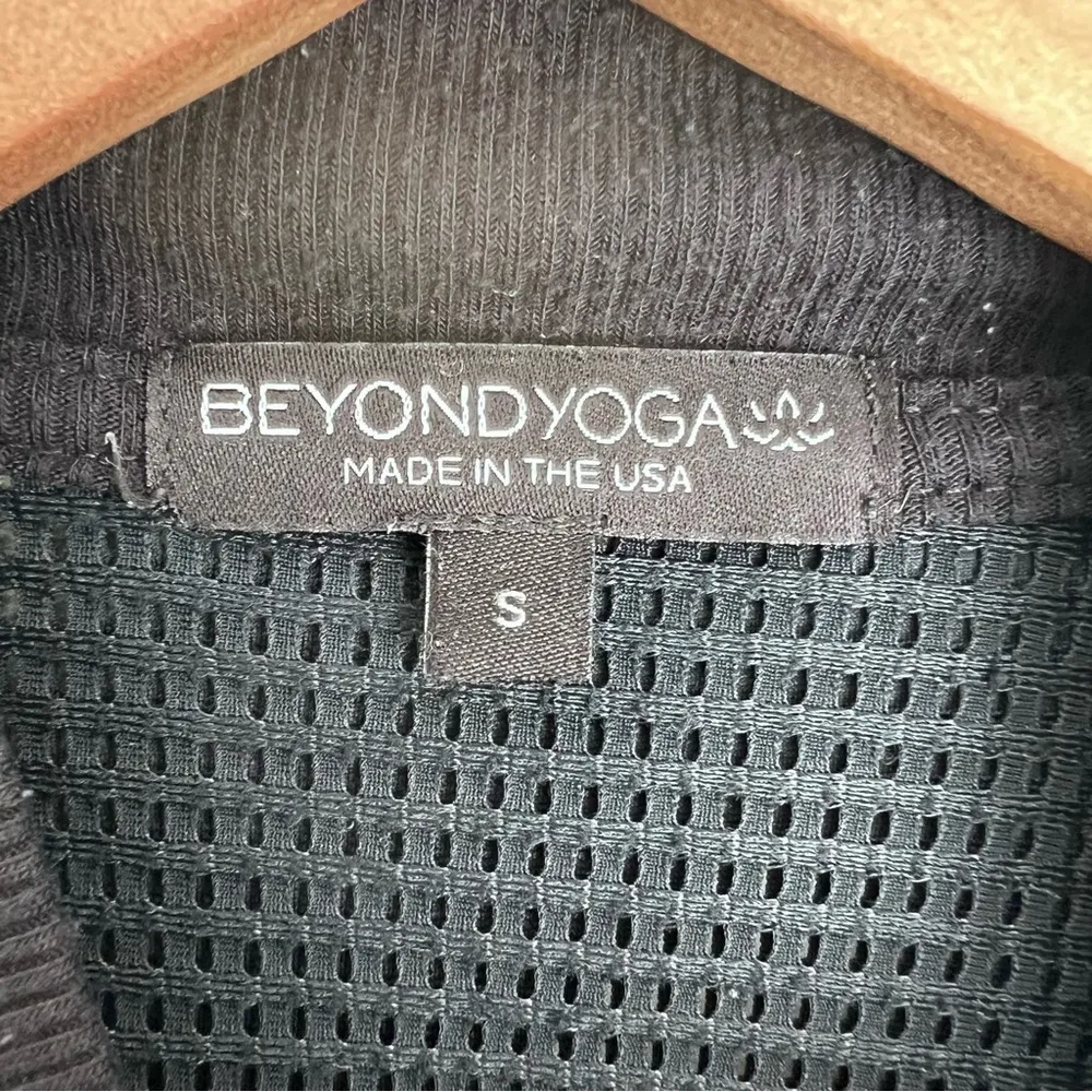 Beyond Yoga Black Mesh So Bomber Jacket long sleeve full zip S - Image 5