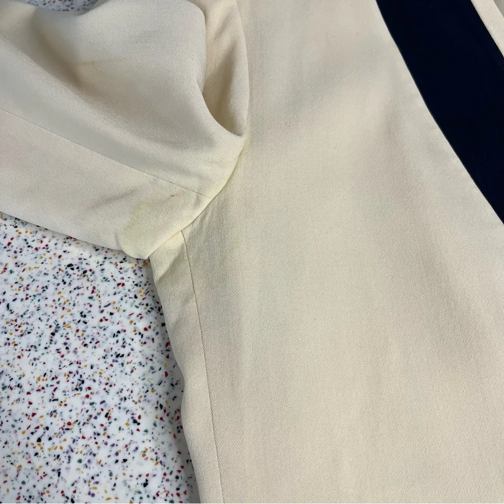 Vintage Fendi Women’s Mock Blazer Ivory Navy Blazer Structured Blouse Size 44 - Image 15