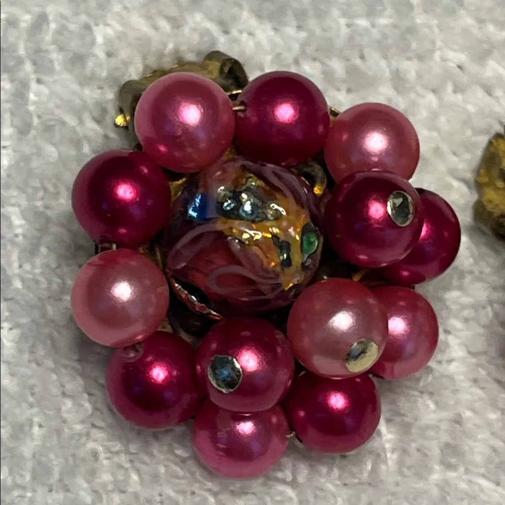 Vintage Raspberry and Pink Faux Pearl Cluster Clip Earrings - Image 3