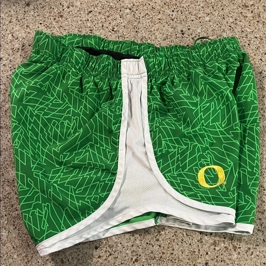 Nike Green and White Women's Athletic Shorts Oregon - Image 5