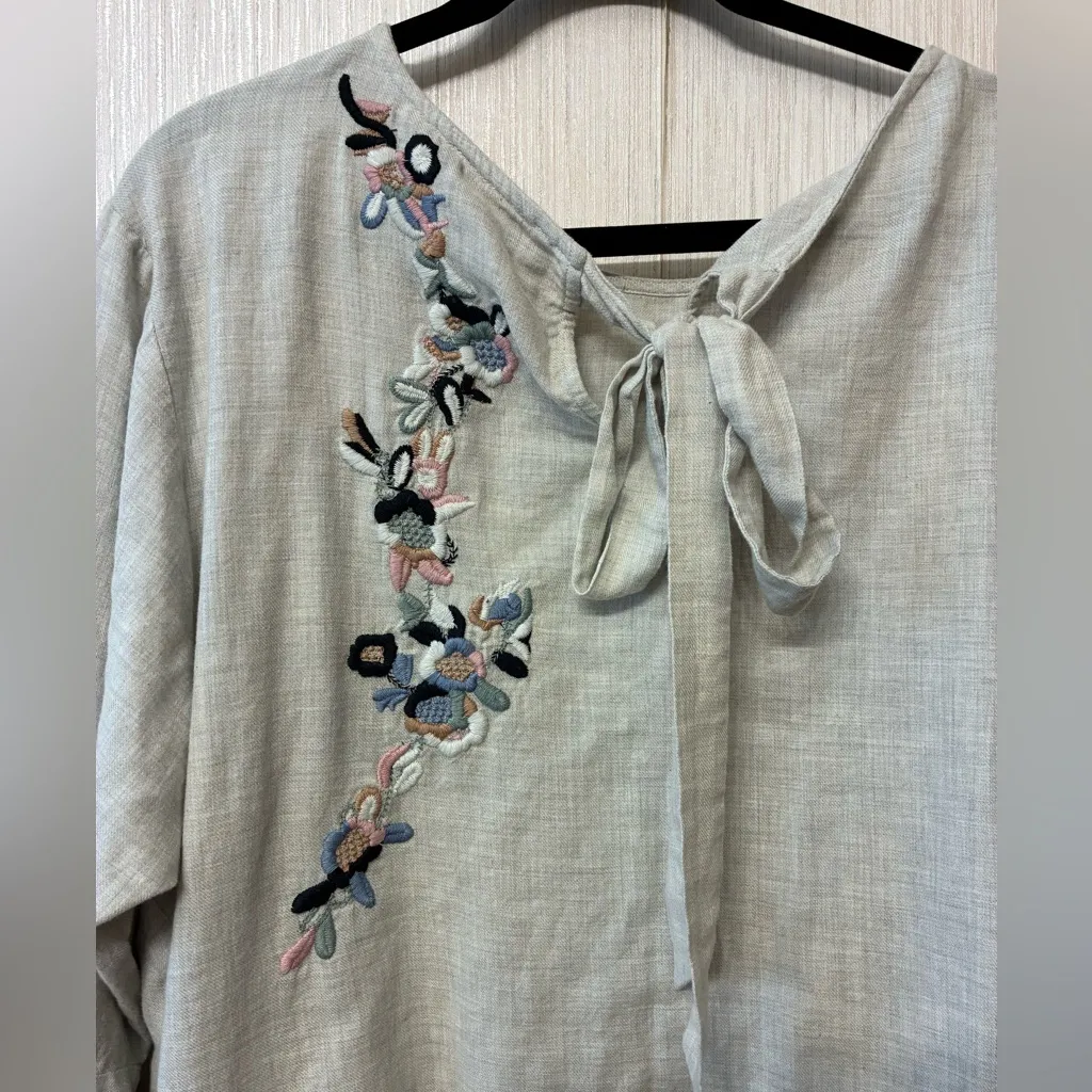 Chelsea & Theodore Size 2X Embroidered Bell Sleeve Top Linen Blend Boho Tunic Gray - Image 3