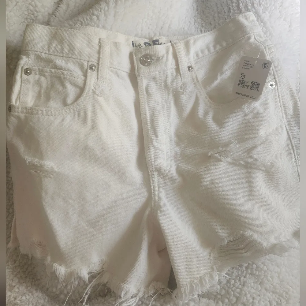 NWT Free People Makai Distressed denim High Rise Shorts color:bright white Sz 25 - Image 9