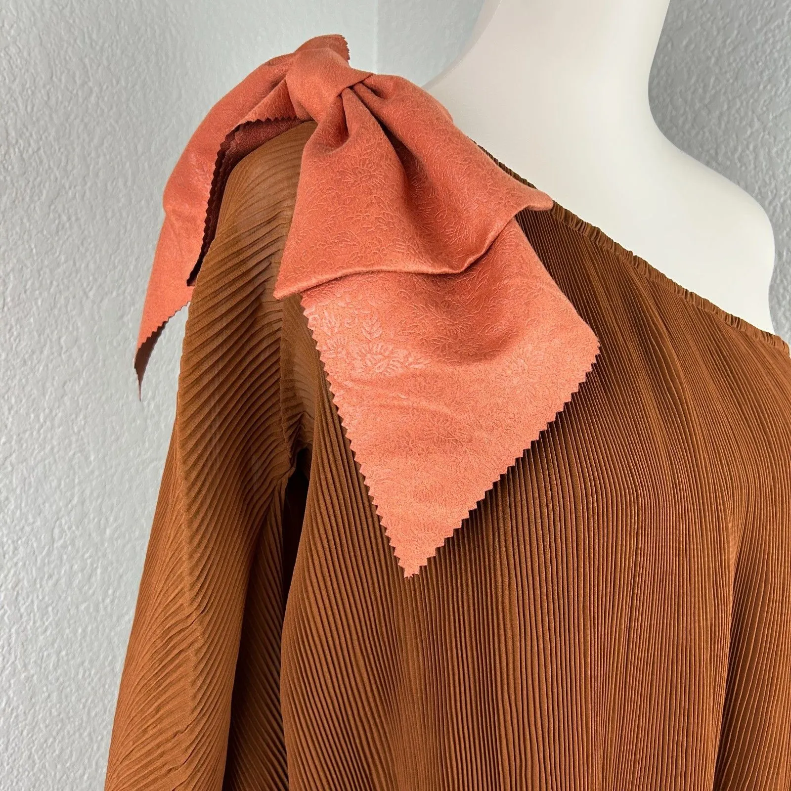 Judith March  Women's One Shoulder Pleated Tunic Top Rust Bow Size M - Image 2