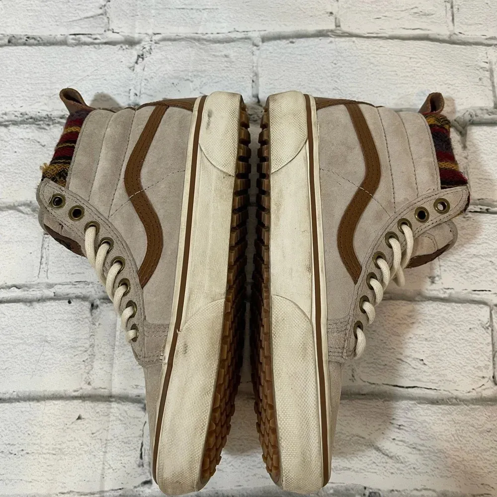 sk8 high top beige suede with Aztec print lining 5.5/7 - Image 3