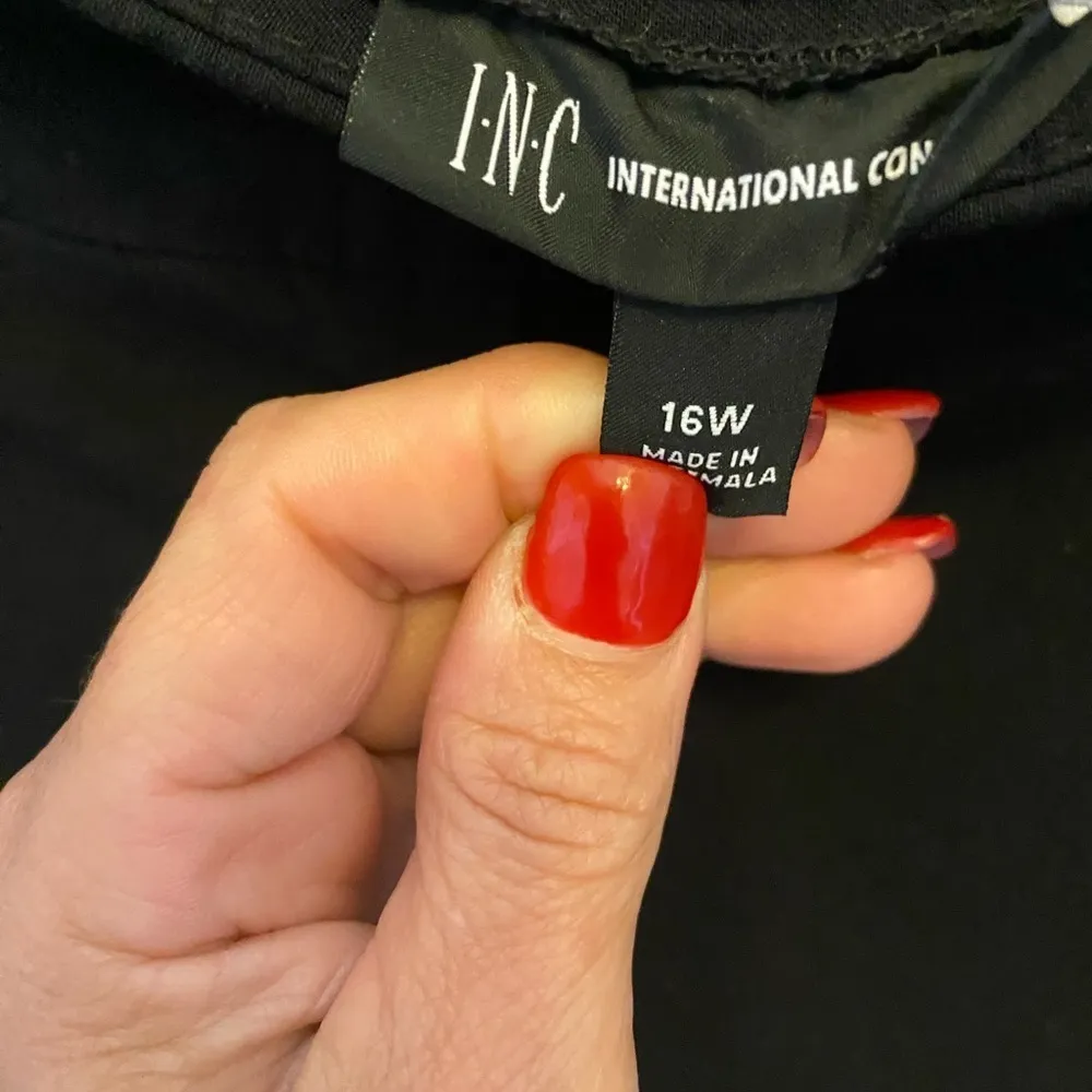 INC BRAND BLACK SHORTS SIZE 16W - Image 96