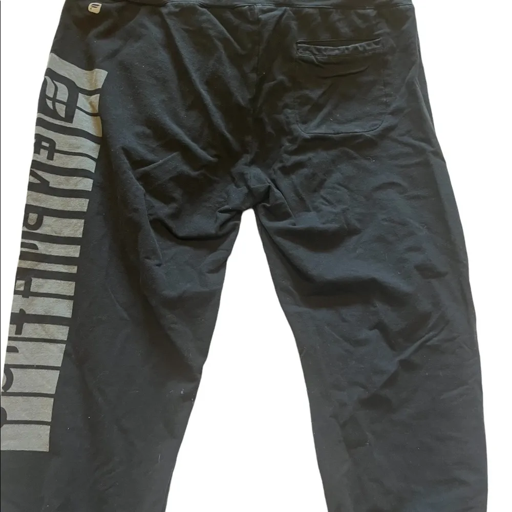 Fabletics black drawstring cropped joggers measurements in pictures - Image 2