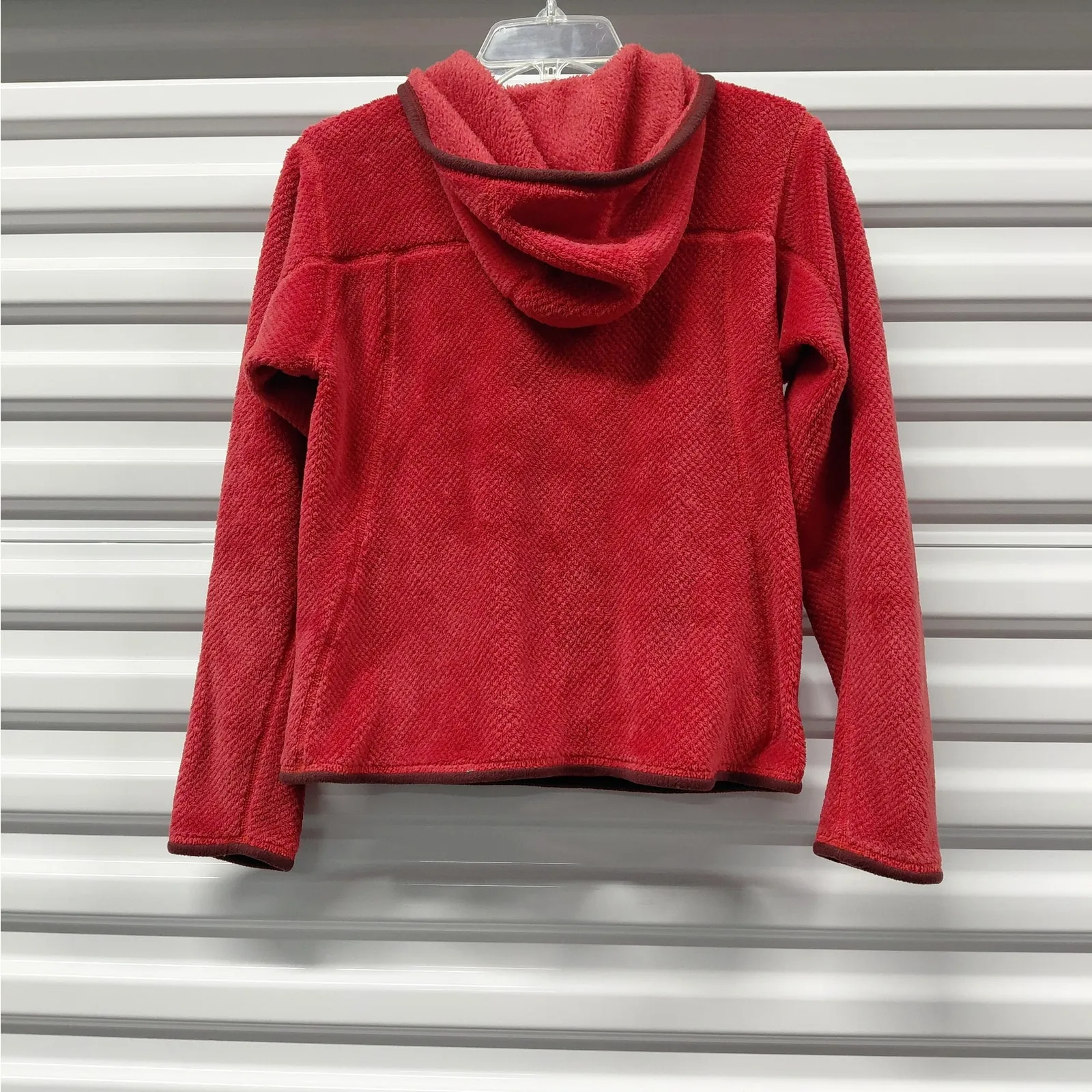 Patagonia Synchilla Snap-T Hoodie Sweater Womens Small Red Fleece Cozy Outdoors - Image 4