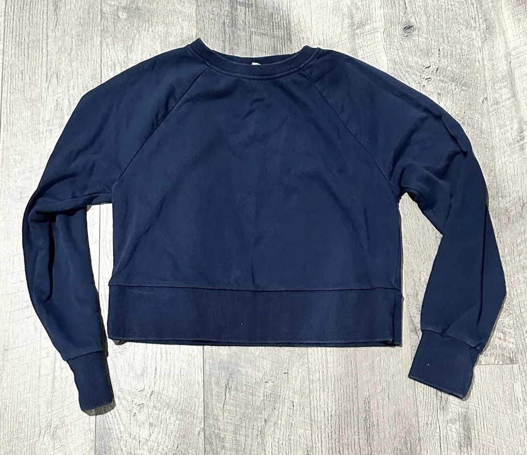 Women’s Blue Pullover Navy blue Sweater all in motion small cropped basics 2010s - Image 2