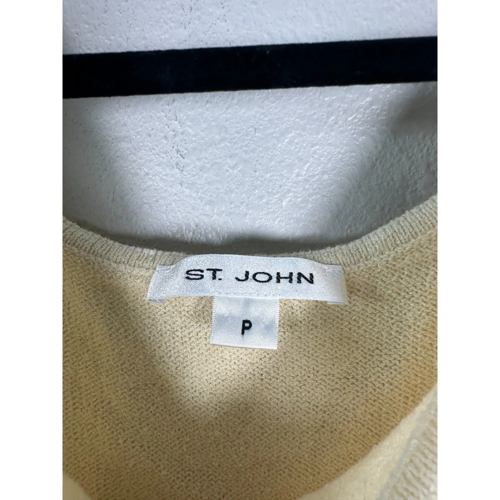 St. John Santana Knit Pale Yellow Sleeveless Blouse Size P US XS - Image 3