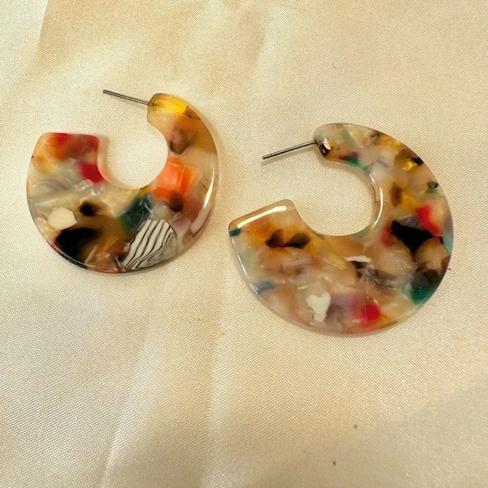 Multi colored marbled resin post hoop earrings - Image 3