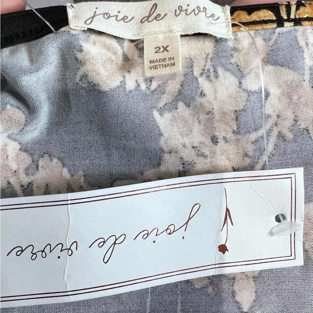 De Vivre black and gold floral top with gold chain size 2X NWT - Image 5