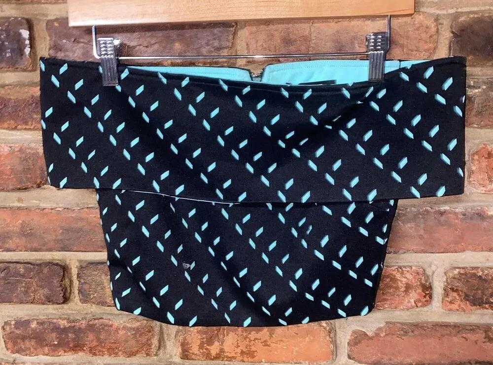 NWT Elliatt Black Teal Printed Forced Off-The-Shoulder Crop Top Women's Size XS - Image 2