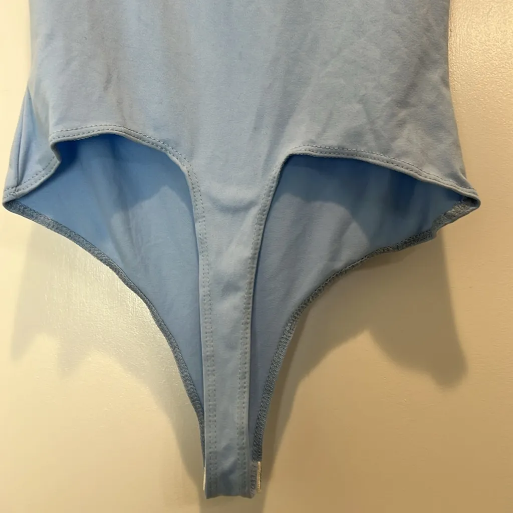 Le Lis Sky Blue Bodysuit size small. NWT! - Image 5