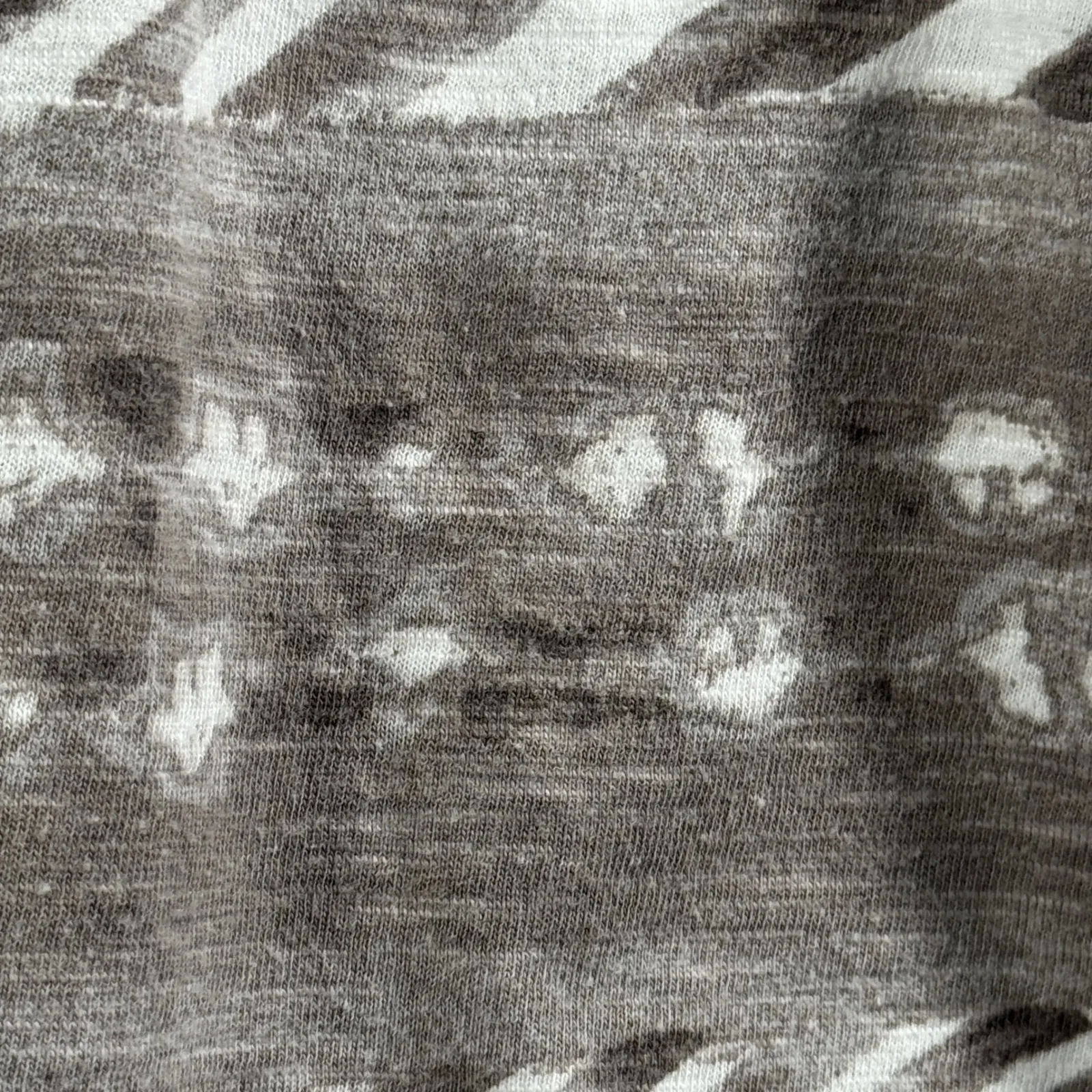 Chicos Abstract Chevron Top Womens‎ M Gray White V Neck 3/4 Sleeve Neutral Artsy - Image 5