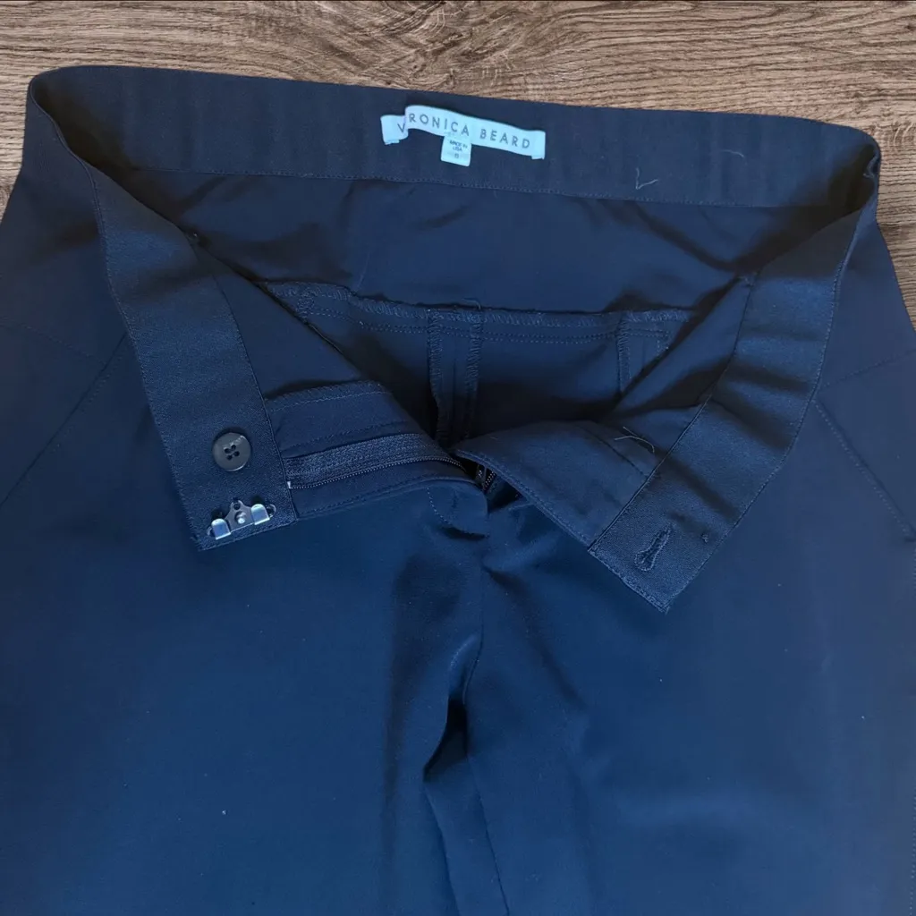 VERONICA BEARD Scuba Skinny / Legging Black Stretch Nylon Front Zip Size 8 - Image 4