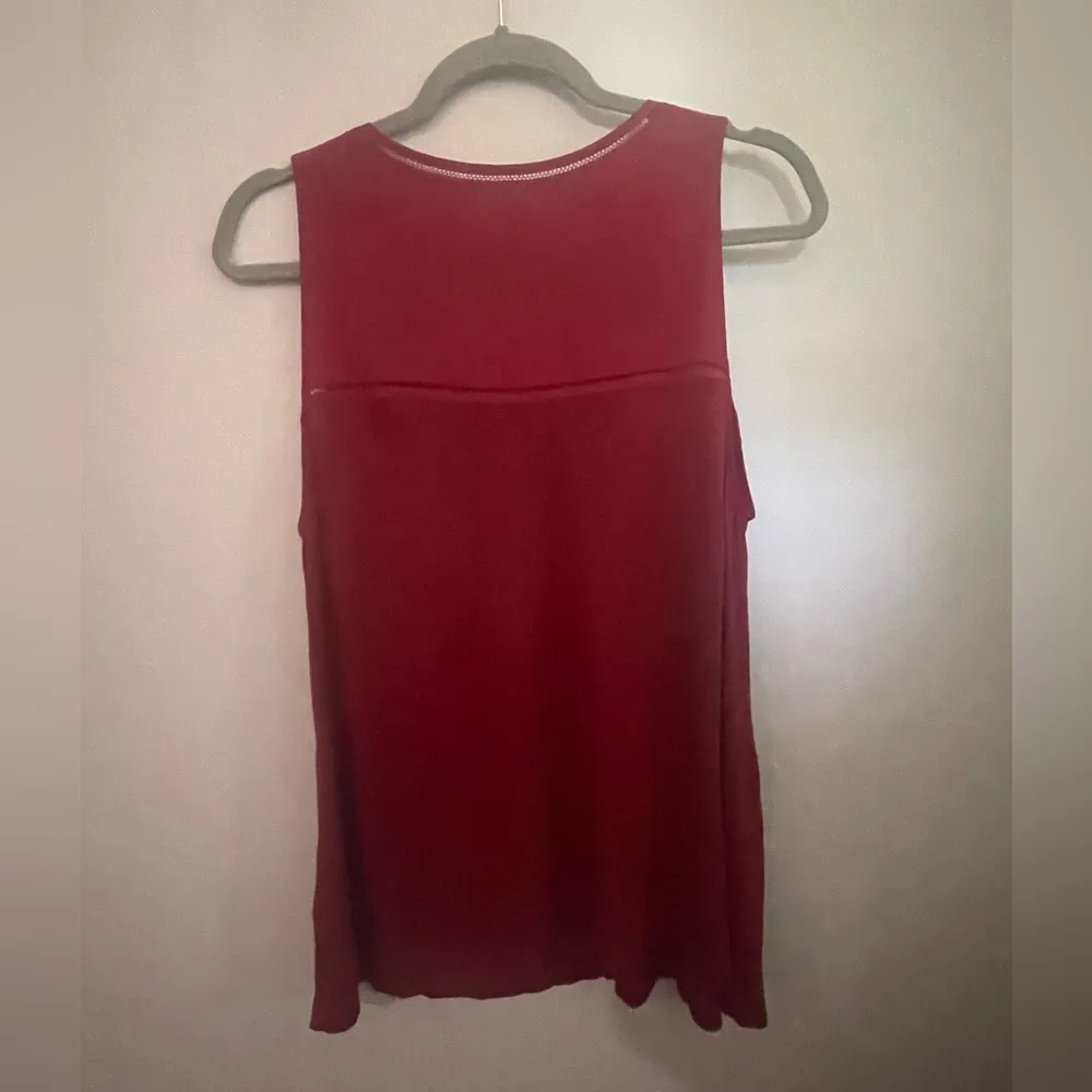 Woman’s Trim Heirloom Top in Burgundy size L - Image 4