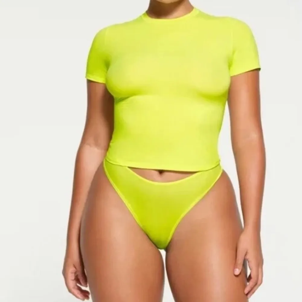 Skims Fits Everybody T Shirt in Daffodil NWT XS - Image 2