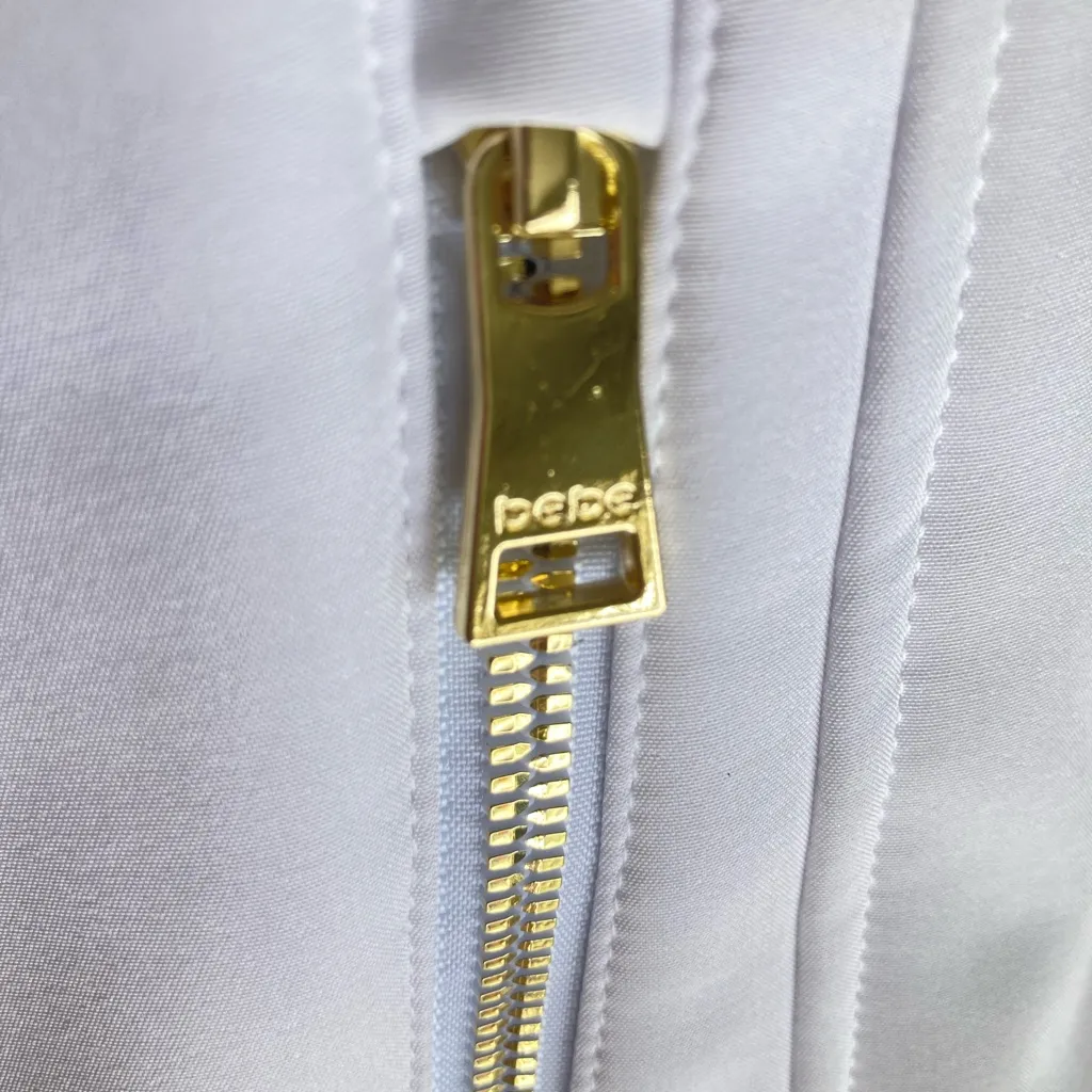 Bebe Women’s White Hooded Jacket Small Gold Zip Pockets - Image 7