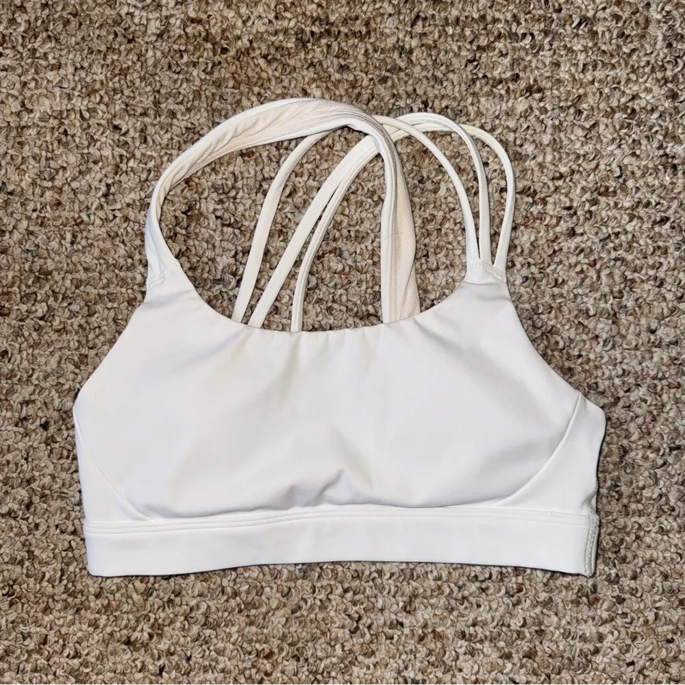 Athleta NWOT  White Athena Bra A-C Small - Image 4