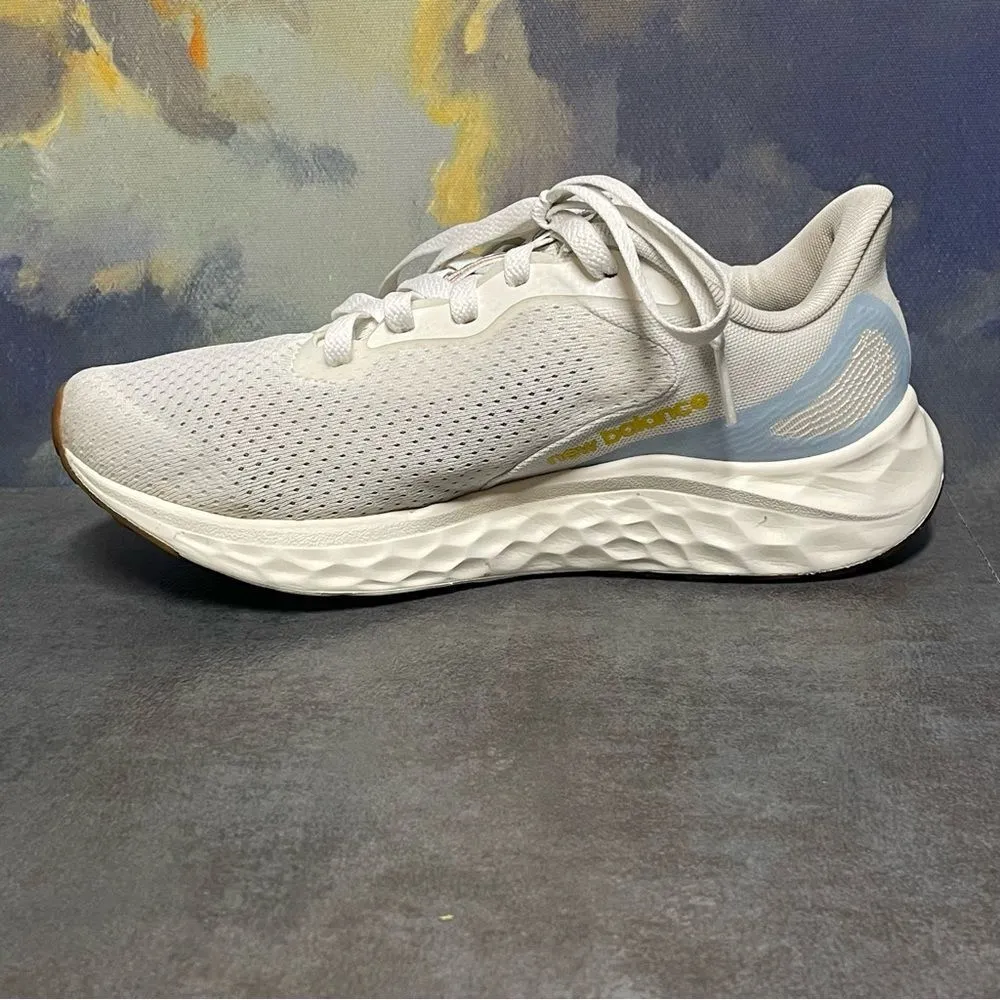 New Balance Arishi V4 Women's White Running Shoes Size 7.5B - Image 12