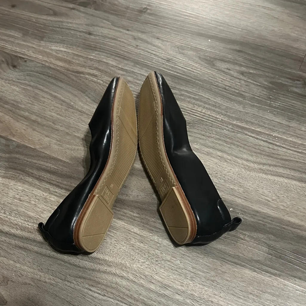 Time and Tru Black Women's Flats Size 8.5 - Image 6