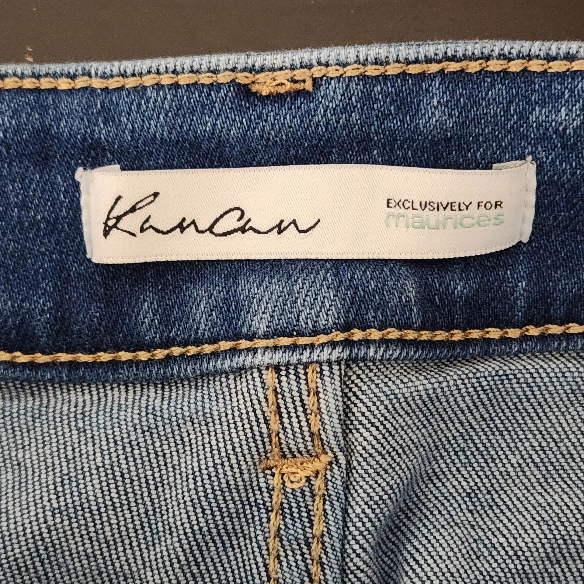 KanCan by Maurices Cropped Jeans with Raw Edge Tulip Hems Size 16 - Image 8