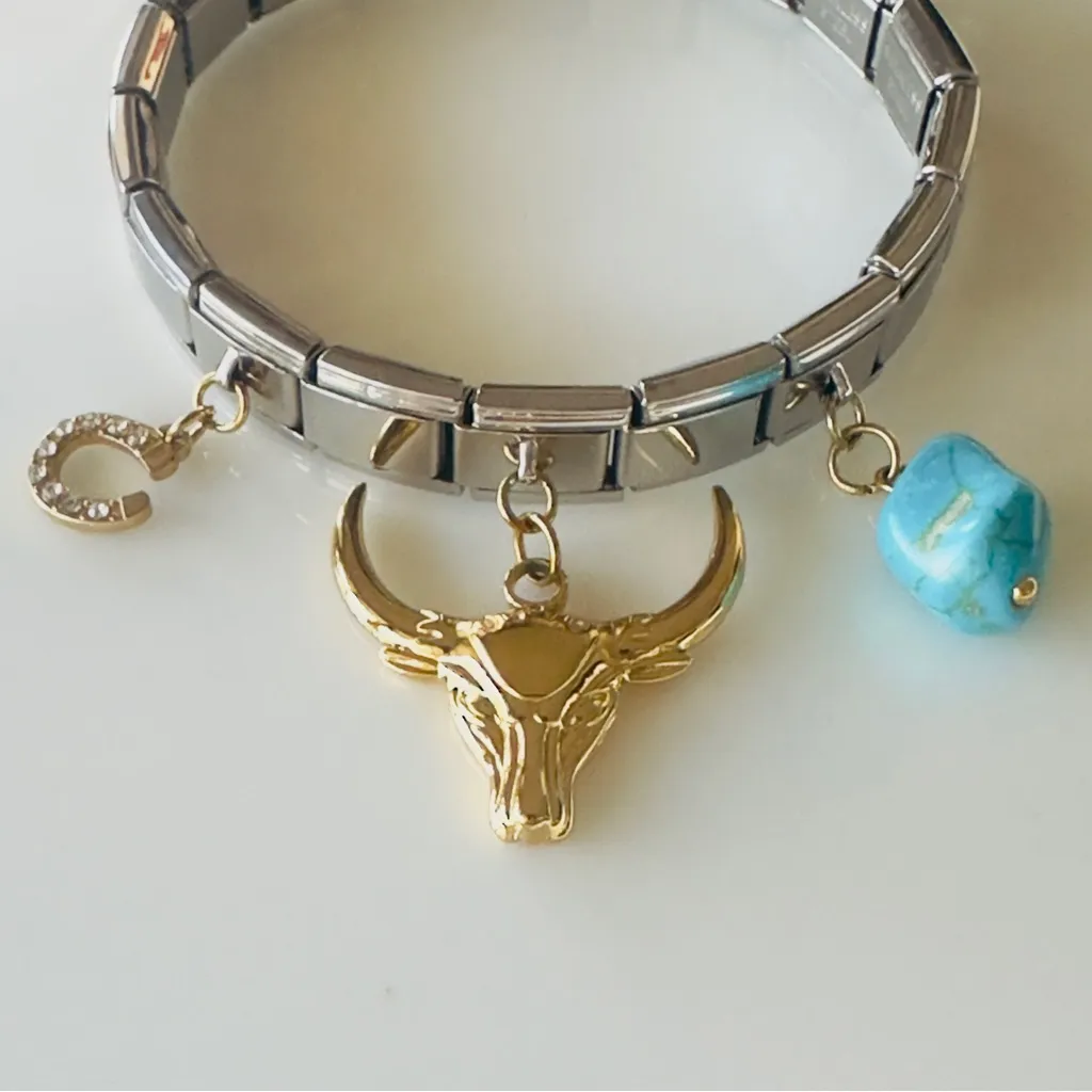 Stylish Stainless Steel Bull Charm Bracelet Gold - Image 2
