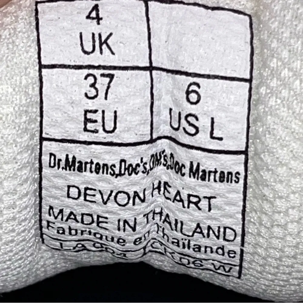 NEW Women’s Dr. Marten White Keather Devon Heart Platform Boots size 6 - Image 12