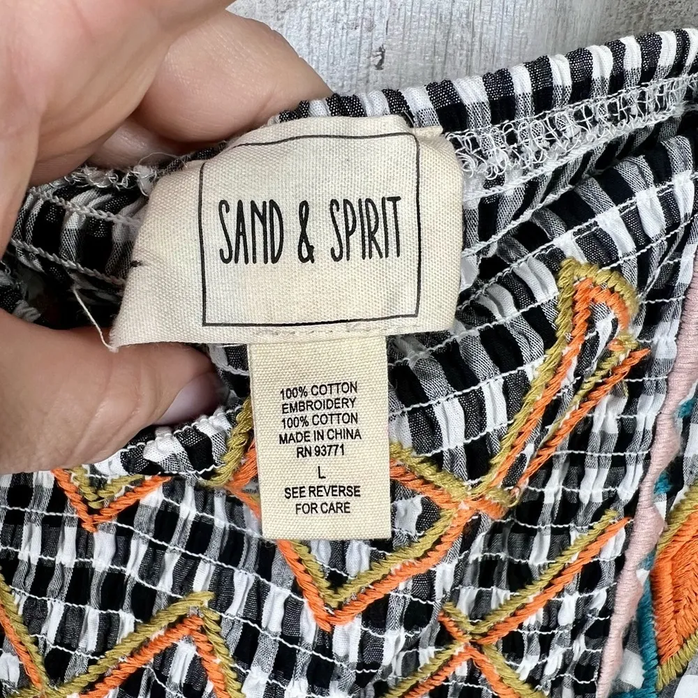 Sand & Spirit Black White Checkered Off - Image 8