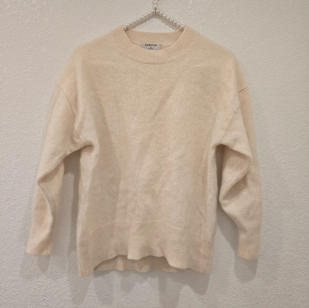 Babaton Essential Cashmere Relaxed Crew Sweater Size S whisper white - Image 4