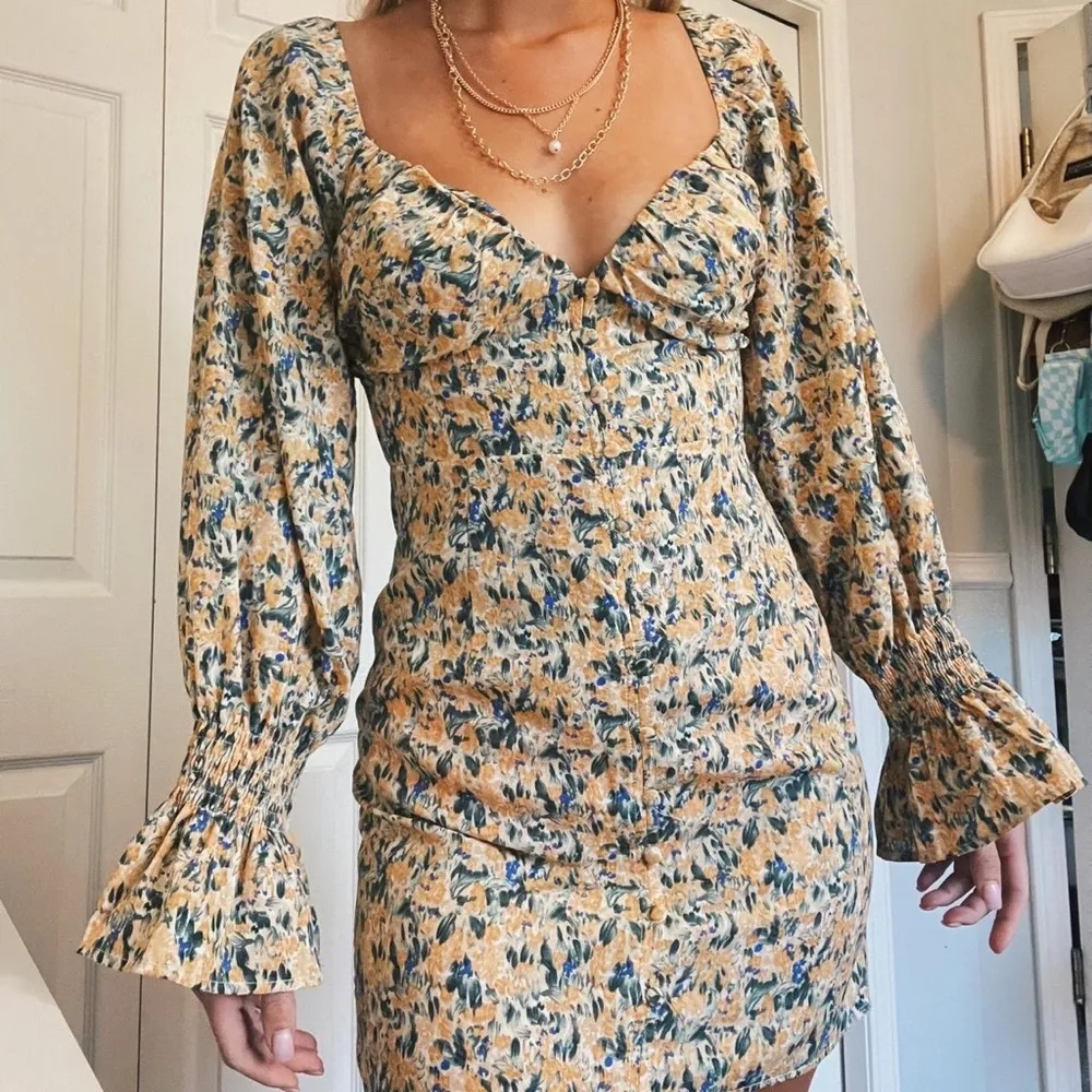 floral mini dress  fluted sleeve bodycon bustier dress - Image 4