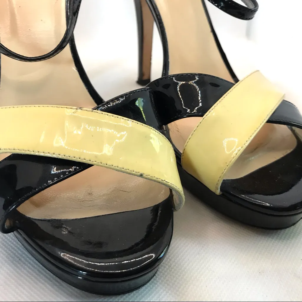 KATE SPADE BLACK AND CREAM PATENT LEATHER CRISS CROSS VAMP HEELS (8B) - Image 11