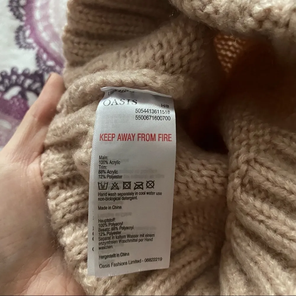 Oasis “LOVE” BEANIE - Image 3