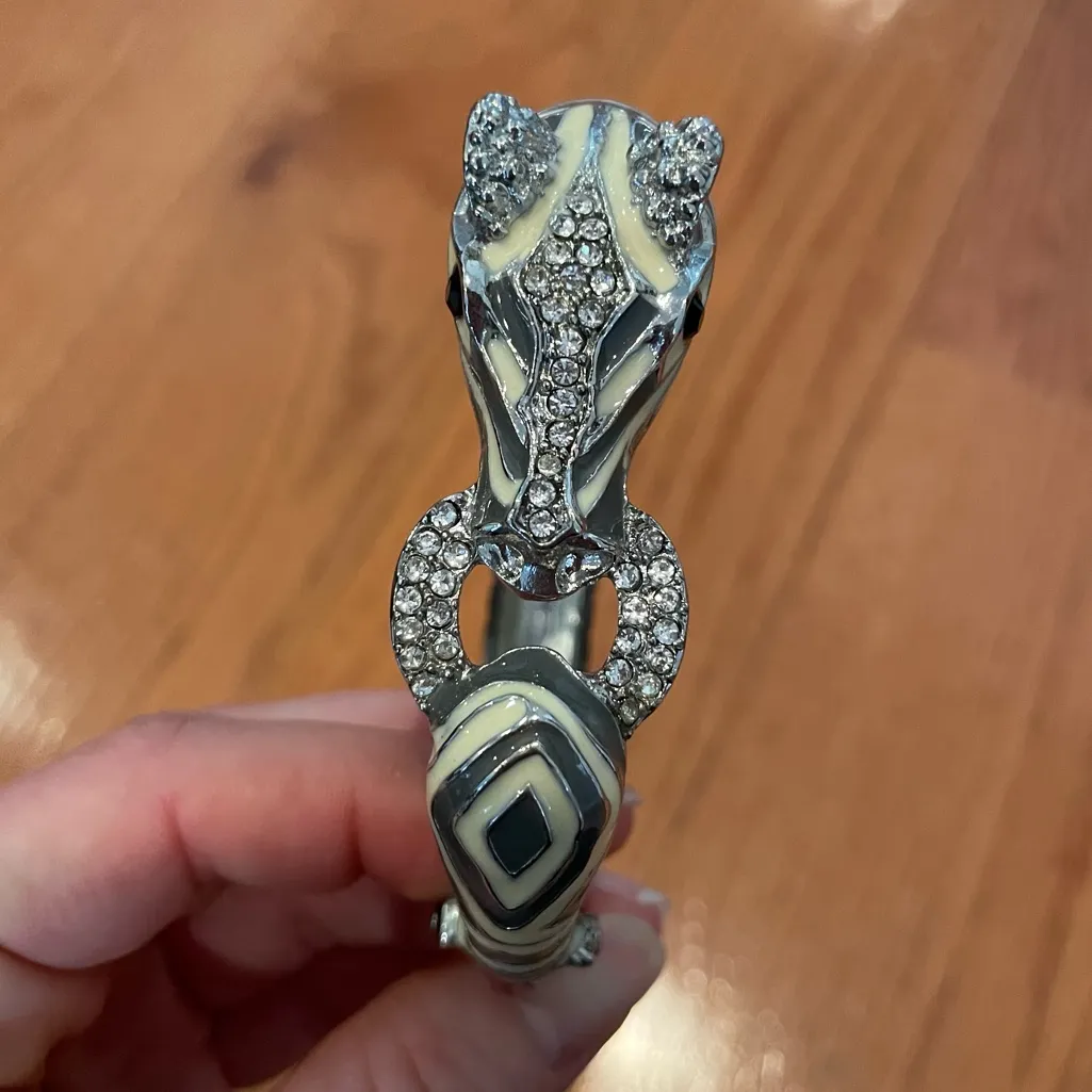 Sparkly Zebra Head Enamel Bangle Bracelet Black - Image 2