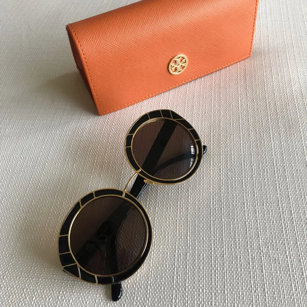Tory Burch Round Geometric Sunglasses With Case, Black / Gold, Retro - Image 15