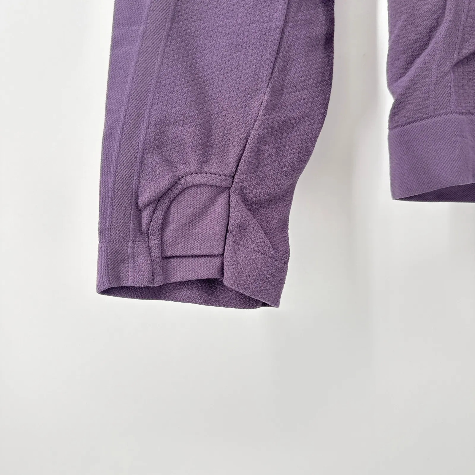 Athleta Purple‎ Long Sleeve Top Thumb Hole Athletic Running Activewear XS - Image 2