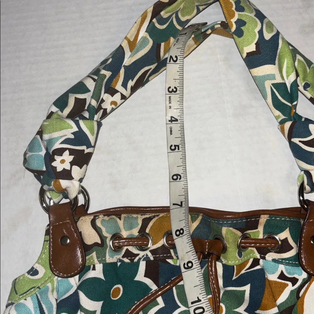 CROFT AND BARROW GREEN FLORAL DESIGN IN CANCAS WITH TAN FAUX LEATHER ACCENTS - Image 12