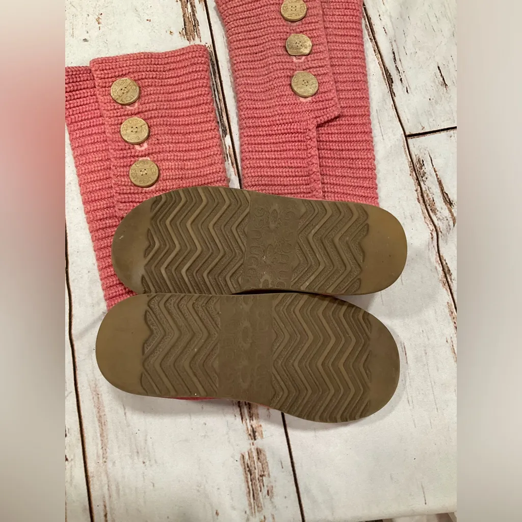 UGG AUSTRALIA CLASSIC CARDY KNIT SWEATER PINK WOVEN BUTTON BOOTS - Image 4