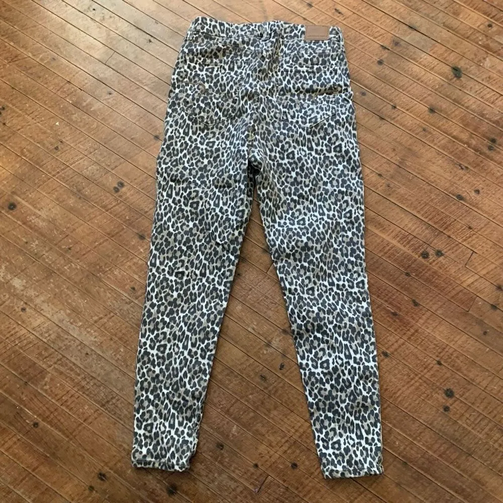 American Eagle cheetah print curvy super high rise 6 short jeggings Tan - Image 3