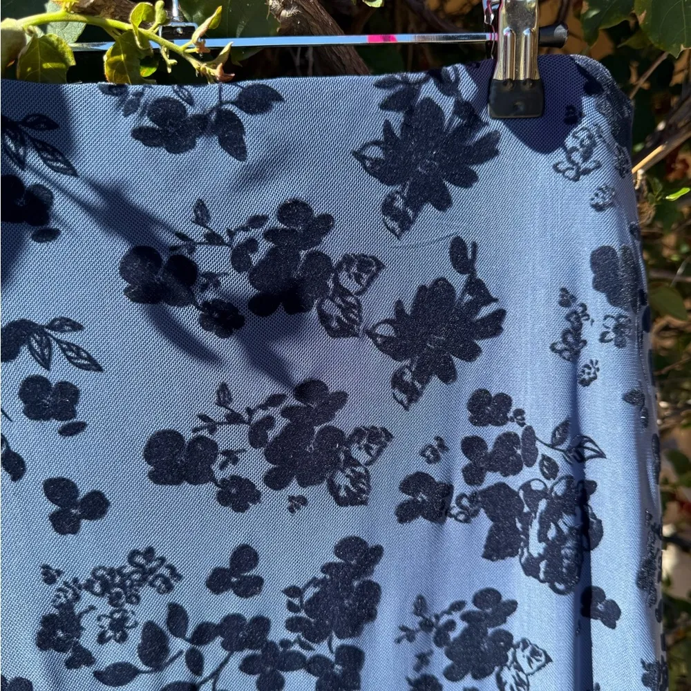 Glassons Floral Mesh Lettuxe Trim Midi Skirt Blue and Black Size Large - Image 3