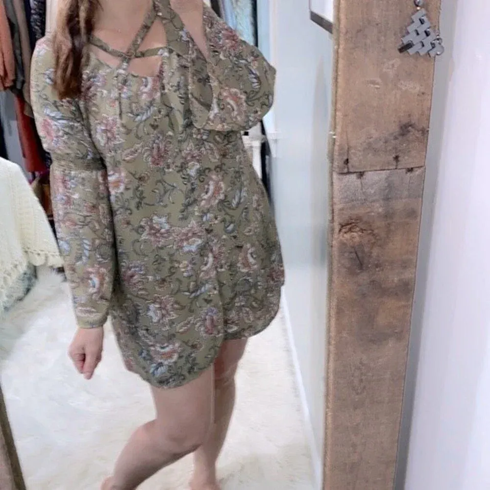 Peach love green floral boho dress size small - Image 2