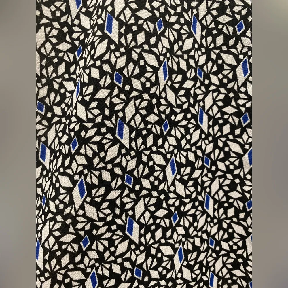 Jones Wear Petite Black, White, & Blue Geometric Printed Mid-Length Skirt - 4P - Image 12