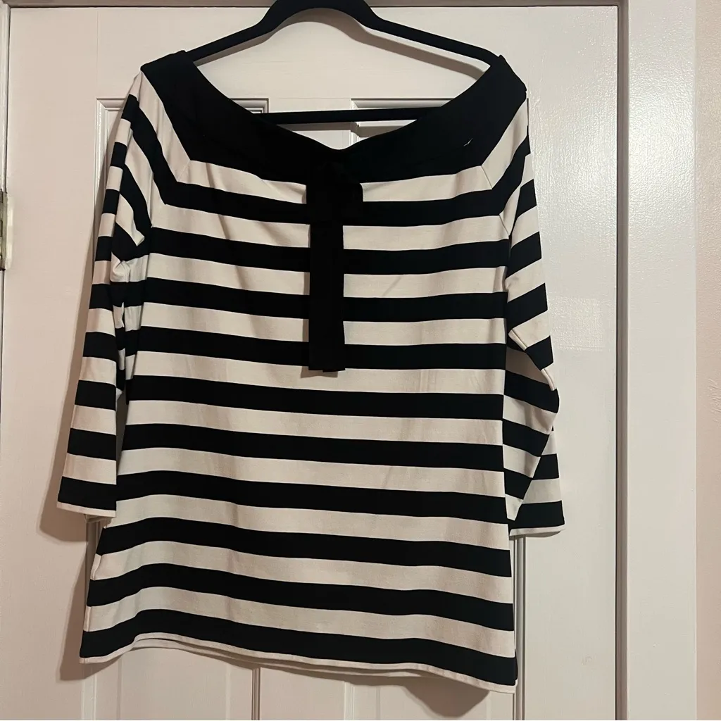 #117 WHITE HOUSE BLACK MARKET PEARL RHINESTONE EMBELLISHED TOP XL - Image 2