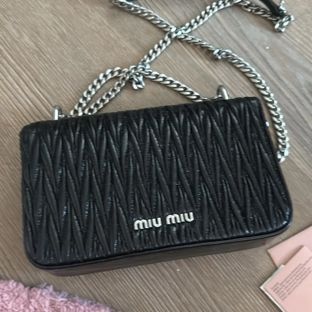 like new miu miu black pattina matelasse patent leather bag - Image 7