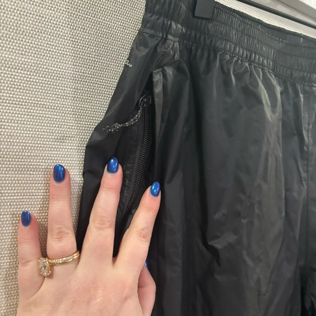 NWT EDDIE BAUER WOMENS BLACK CLOUD CAP RAIN PAINTS SIZE MEDIUM - Image 4