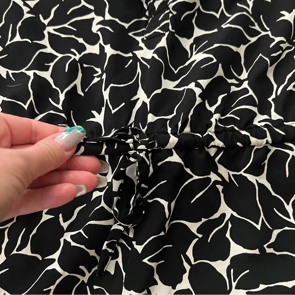 Loft Ann Taylor  romper size 4 - Image 2